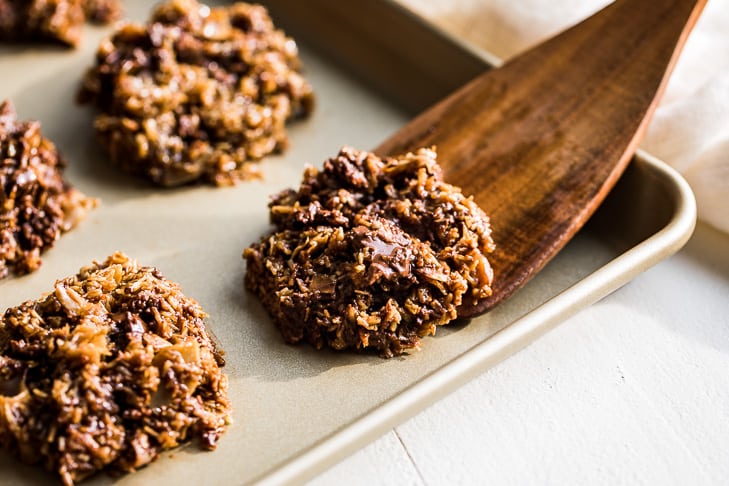 Coconut Sugar Caramel No-Bakes: Quick Dairy-Free Treat